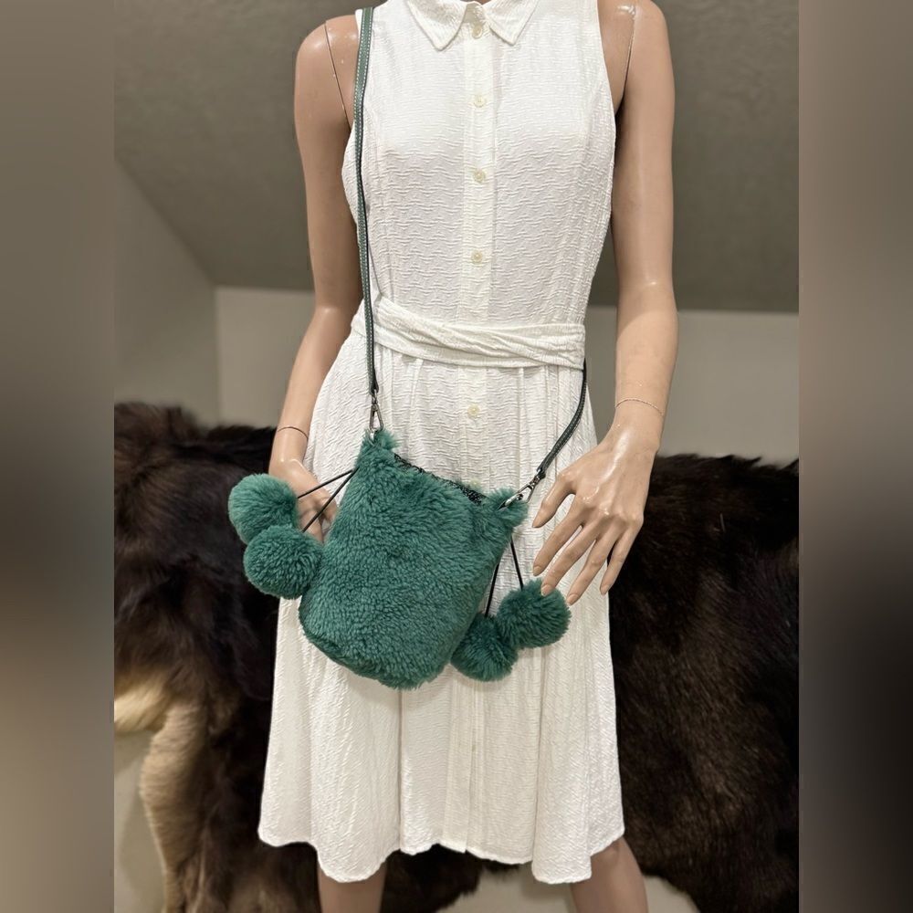 Chic Design Handmade Genuine Shearling Drawstring Bucket Bag & Multi Style Use - Picture 8 of 15